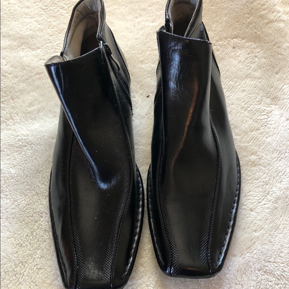 Never worn Steve Madden Tosh Boot